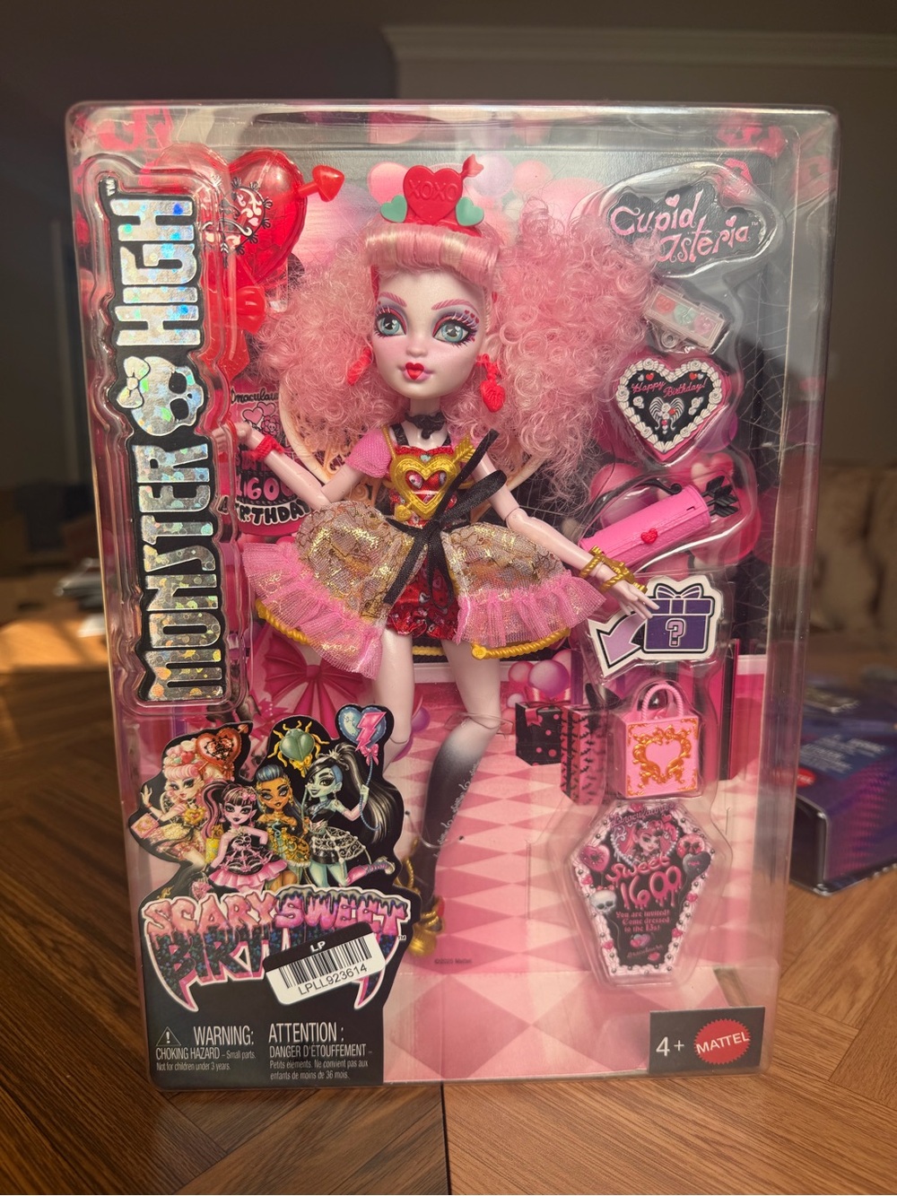 Monster High Cupid Vesperia Pink and Gold Fashion Doll